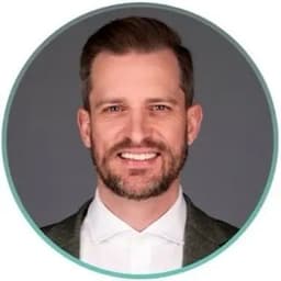 Jan Kenis, oprichter van Vastgoedmakelaarzoeken.com